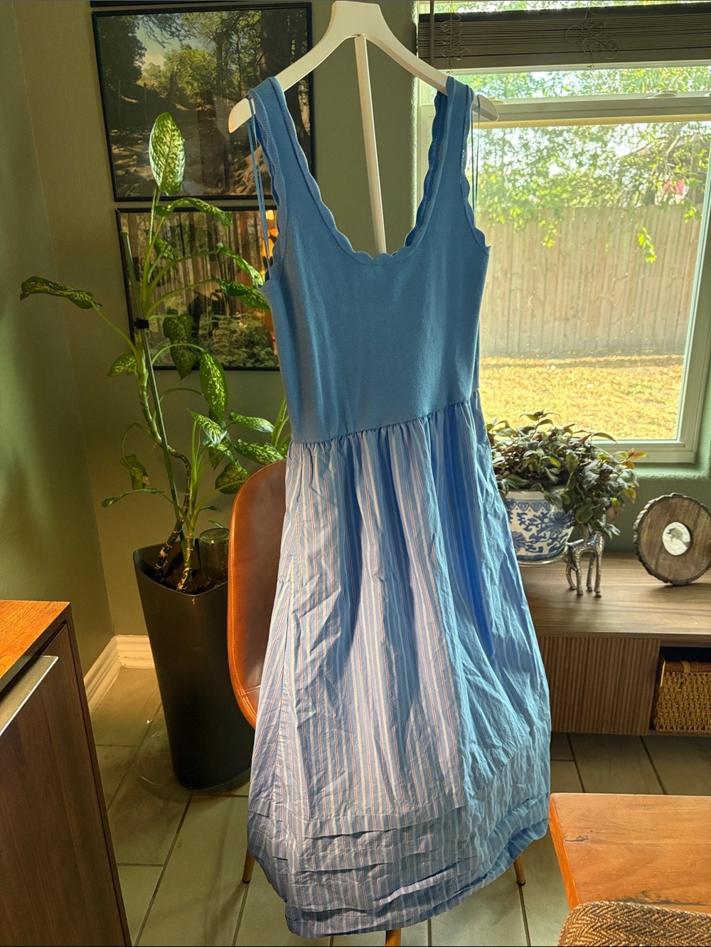 Sleeveless Blue Maxi Dress with Scalloped Neckline